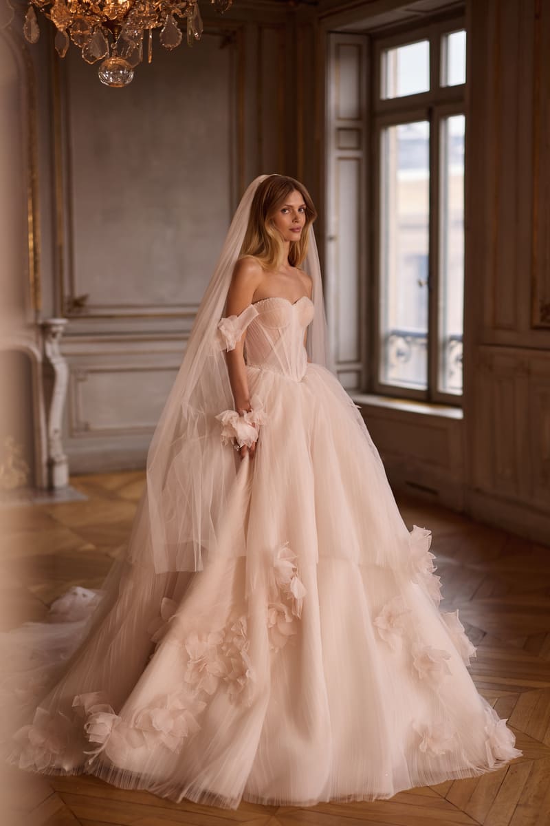 Νυφικό του οίκου Cassandra Wedding στην περιοχή Αττική